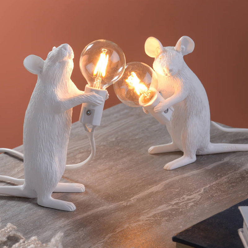 Cross-border cartoon mouse table lamp Nordic animal lamps living room dining room bedroom clothing store resin ornaments bedside lamp
